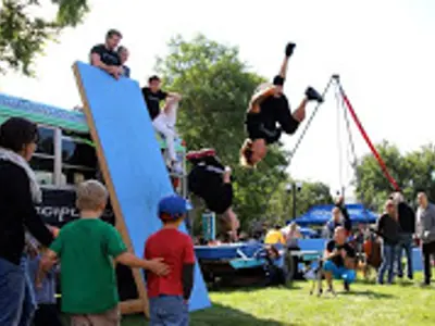 Family Fair Acrobatics 